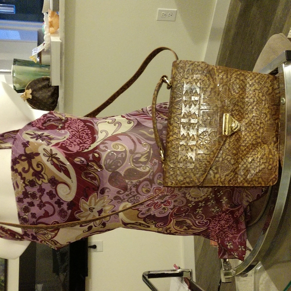 Albert Nipon - Picture 6 of 6